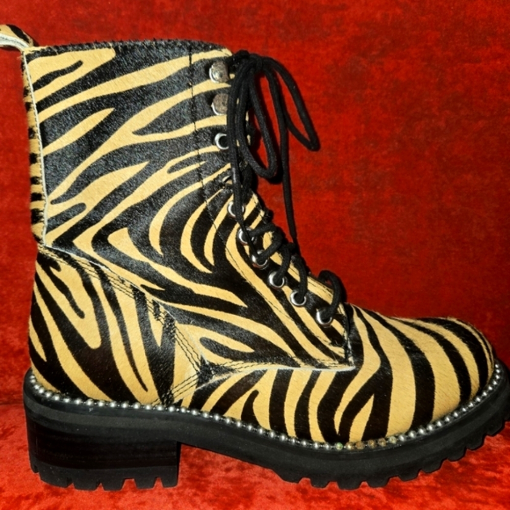 Aqua JAX Tiger Print Studded Combat Boots CowPunk Calfhair Chunky NWOT SEE SOLES - Picture 5 of 11